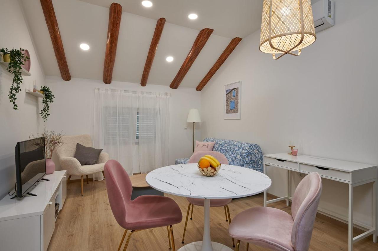 קאבטאט Apartments Maruna מראה חיצוני תמונה
